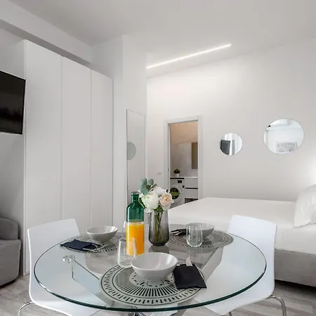 Stayeasy Crivelli - Stylish Studio, Duomo Walking * Milán