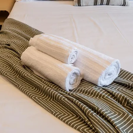 Stayeasy Crivelli - Stylish Studio, Duomo Walking Apartamento *
