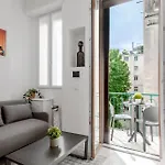 Stayeasy Crivelli - Stylish Studio, Duomo Walking アパート ミラノ