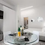 Stayeasy Crivelli - Stylish Studio, Duomo Walking * ミラノ