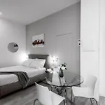 Stayeasy Crivelli - Stylish Studio, Duomo Walking * ミラノ