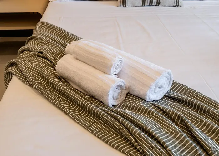Stayeasy Crivelli - Stylish Studio, Duomo Walking 아파트 *